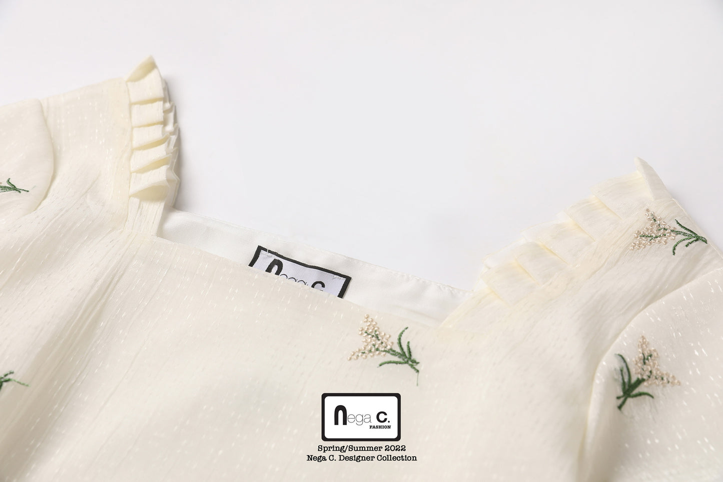 Nega C. เสื้อแขนสั้นทรงพัฟคอเหลี่ยม|สีแอปริคอท|มีซับใน