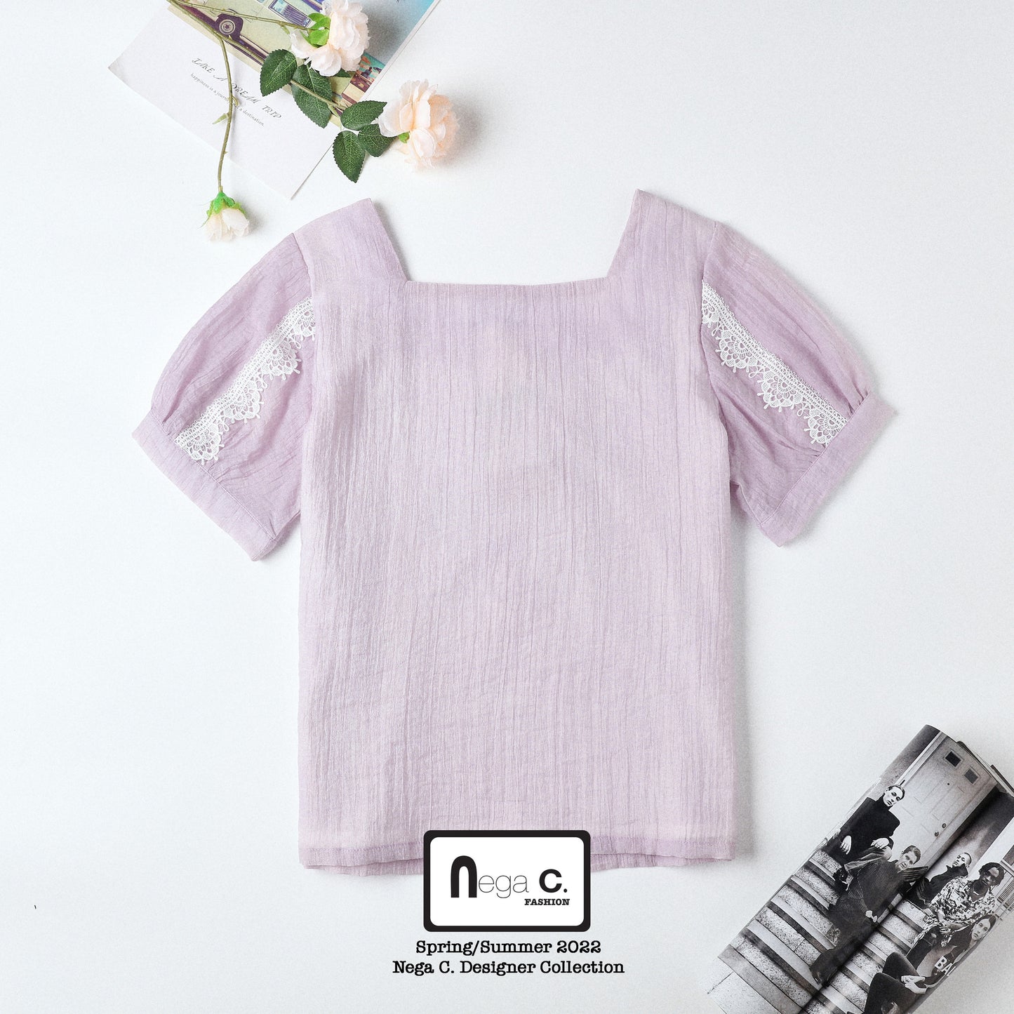 Nega C. เสื้อลูกไม้อัดพลีทคอเหลี่ยม|สีม่วง|ซับครึ่งตัว