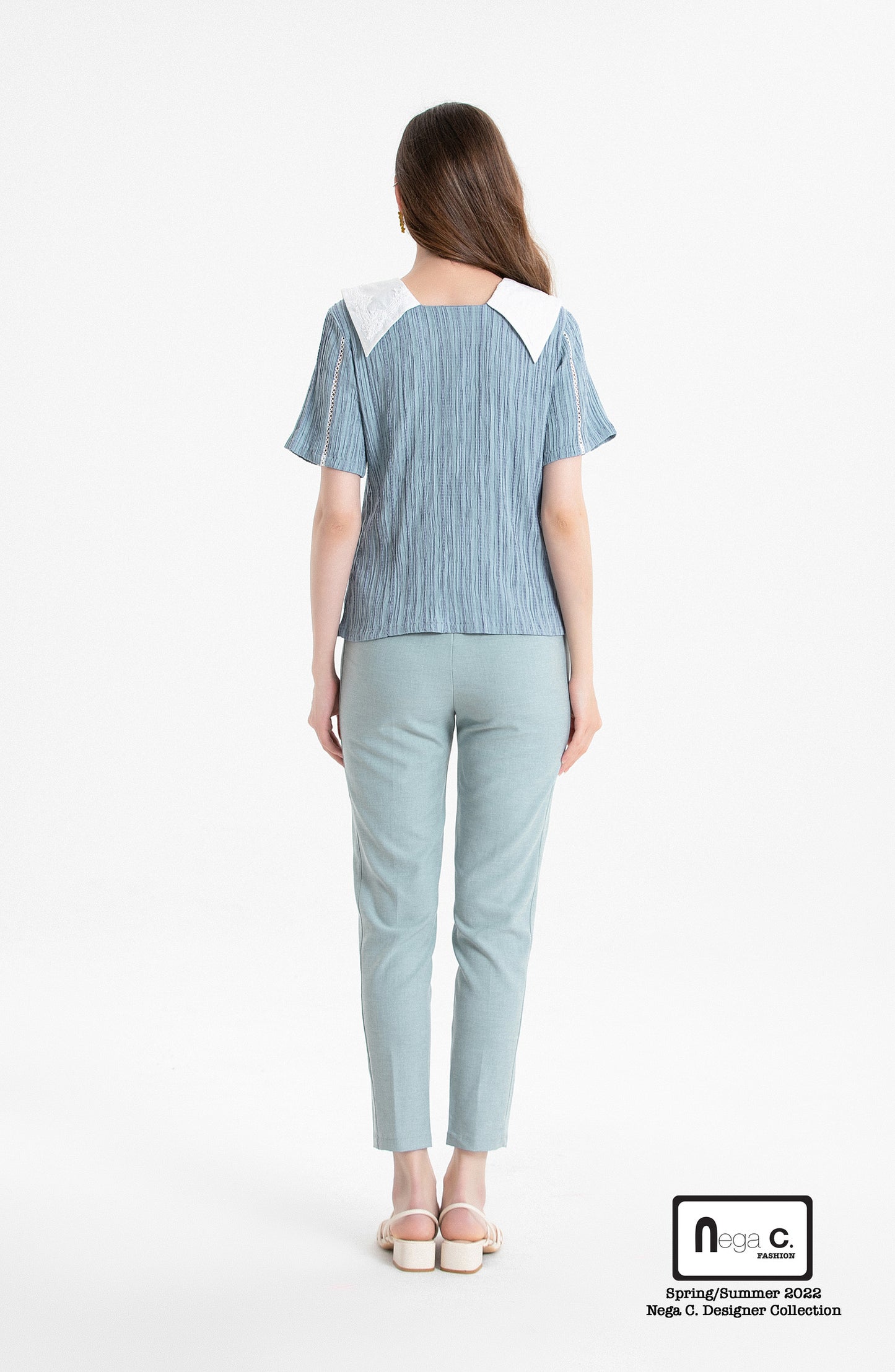 Nega C. Colorblock เสื้อคอกลมกระดุมสองแถว | สีน้ำเงิน | ไม่มีซับใน