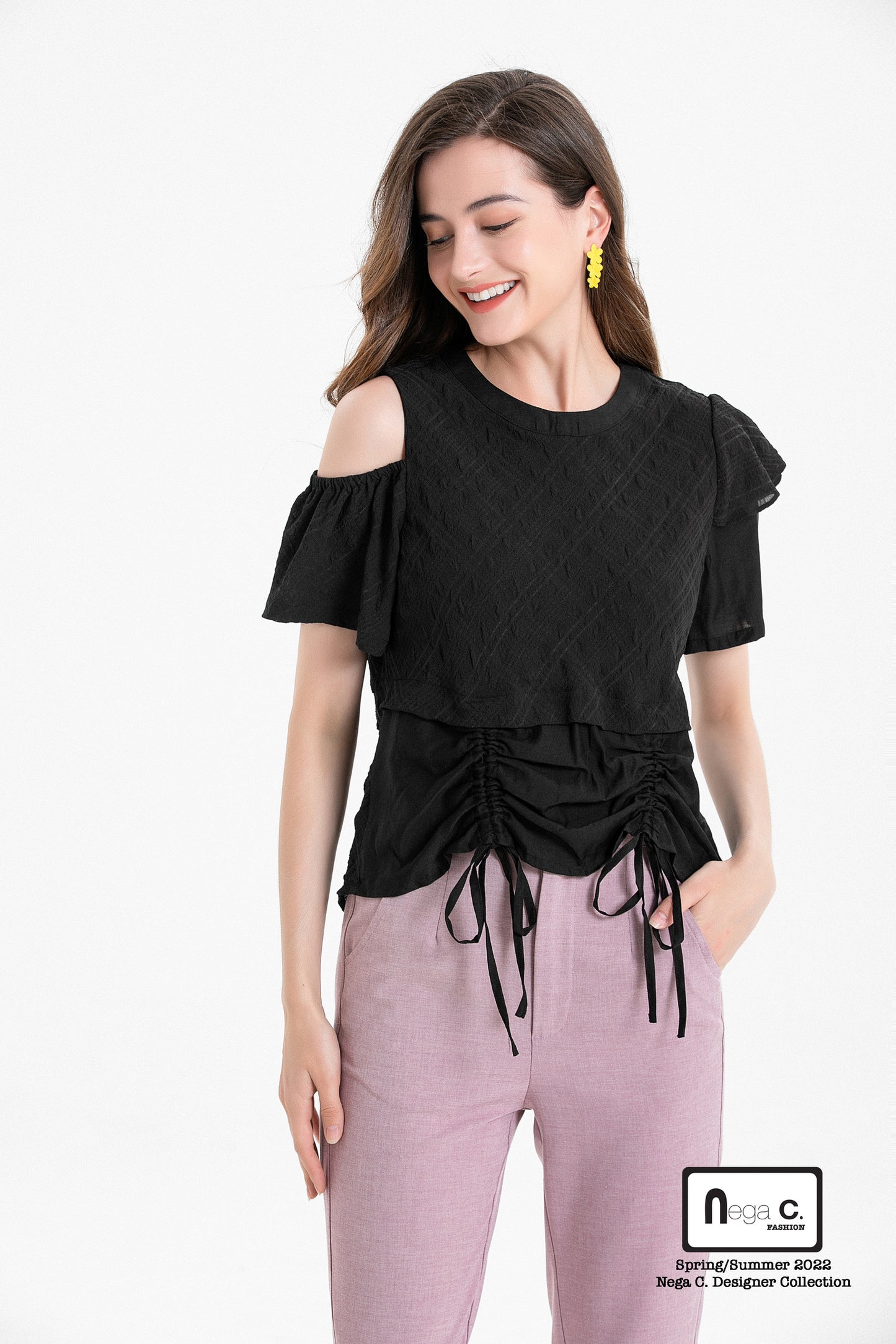 Nega C. เสื้อมีเชือกรูดแขนระบายคอกลม | สีดำ | มีซับในครึ่งตัว