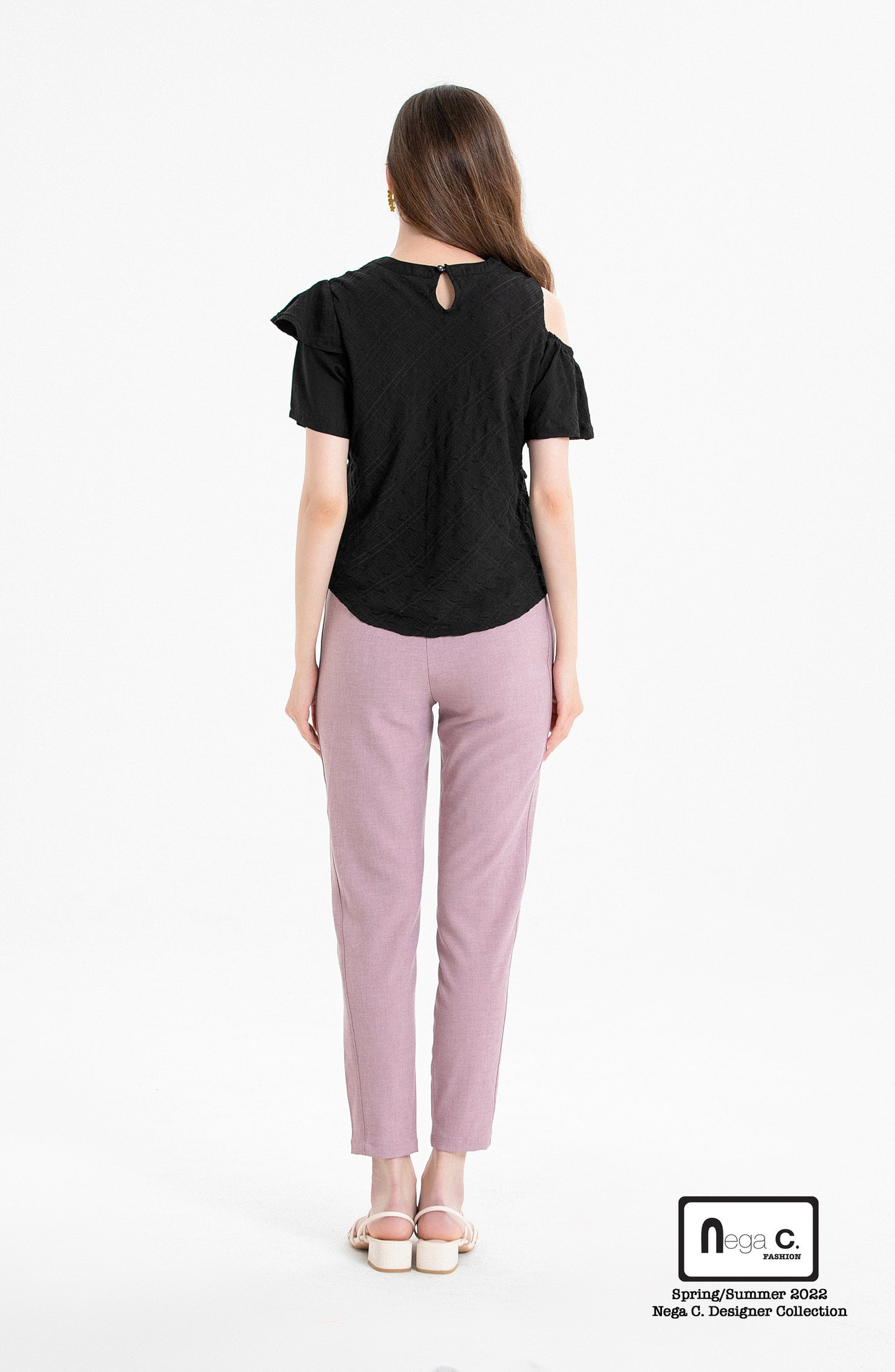 Nega C. เสื้อมีเชือกรูดแขนระบายคอกลม | สีดำ | มีซับในครึ่งตัว