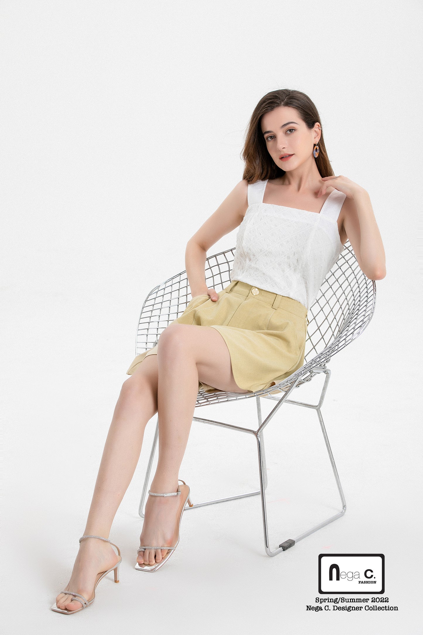 Nega C. เสื้อกั๊กอเนกประสงค์สายสะพายหนา slim fit | สีขาว | สายสะพายปรับได้