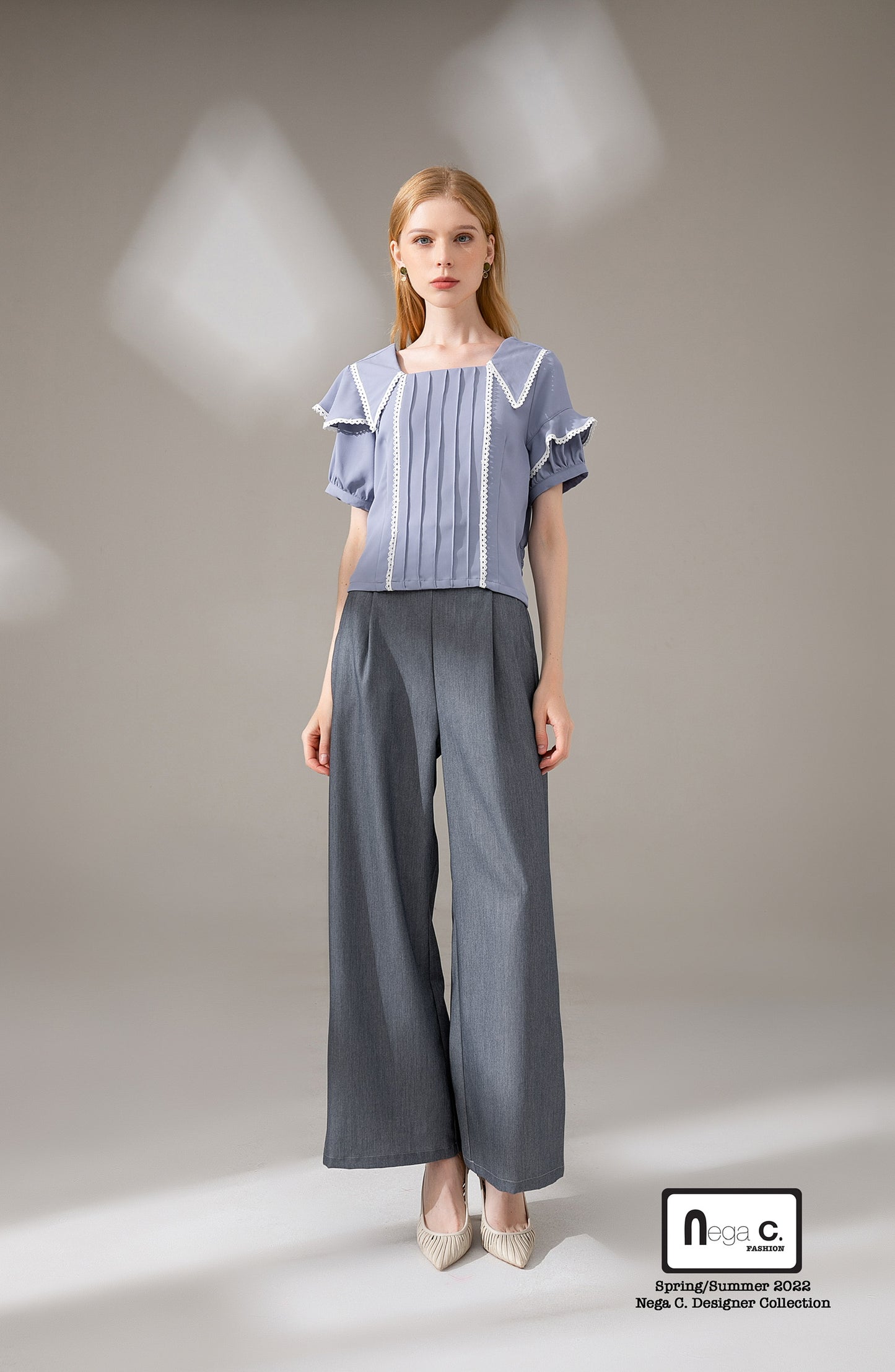 Nega C. 短版修腰方領蕾絲上衣|天藍色|無彈|無裡襯