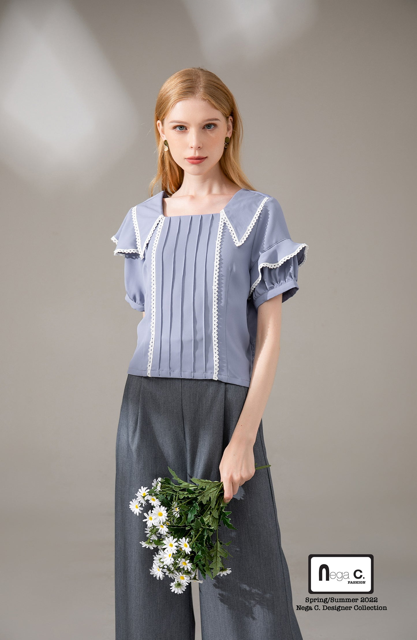 Nega C. 短版修腰方領蕾絲上衣|天藍色|無彈|無裡襯