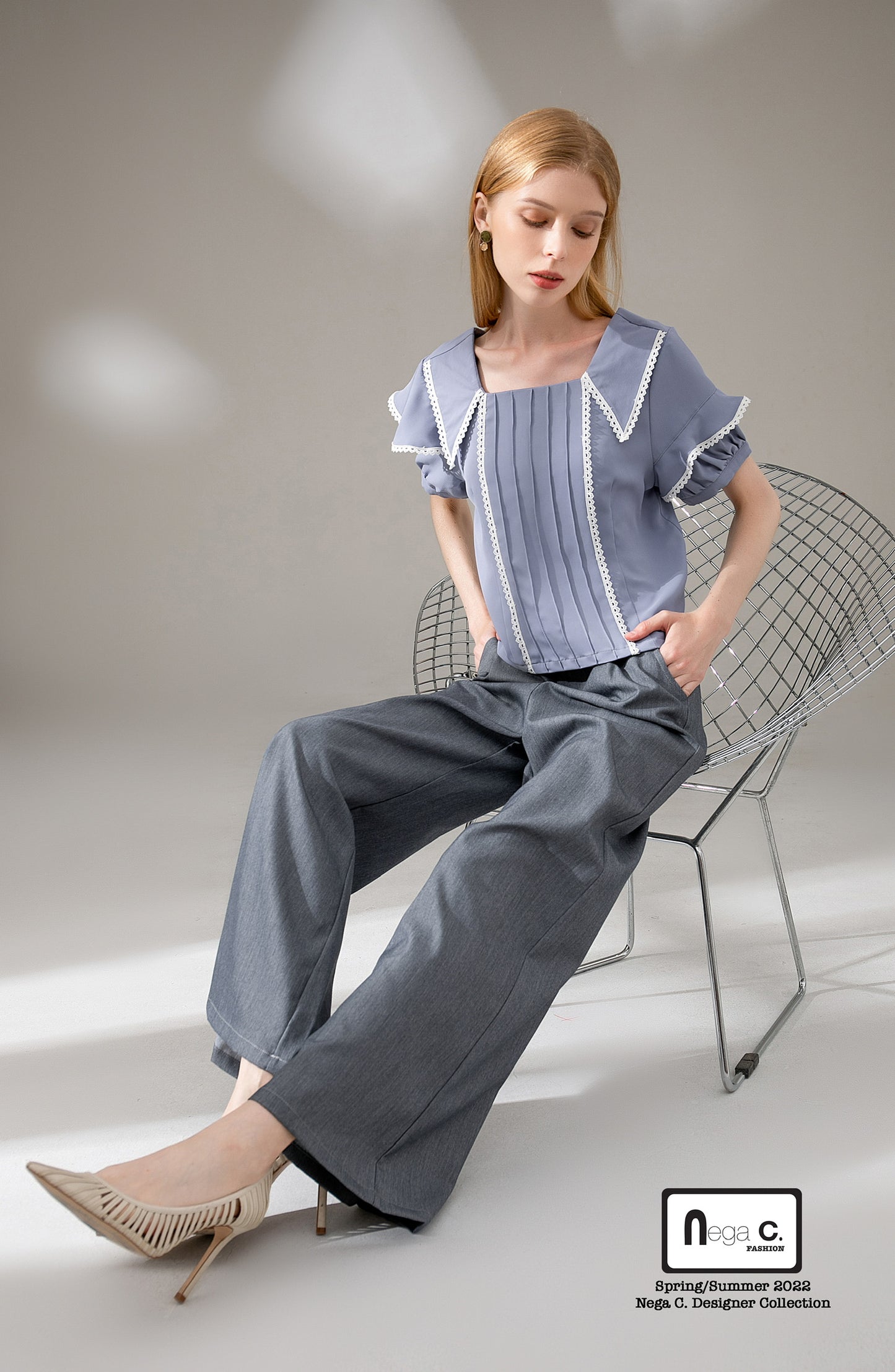 Nega C. 短版修腰方領蕾絲上衣|天藍色|無彈|無裡襯