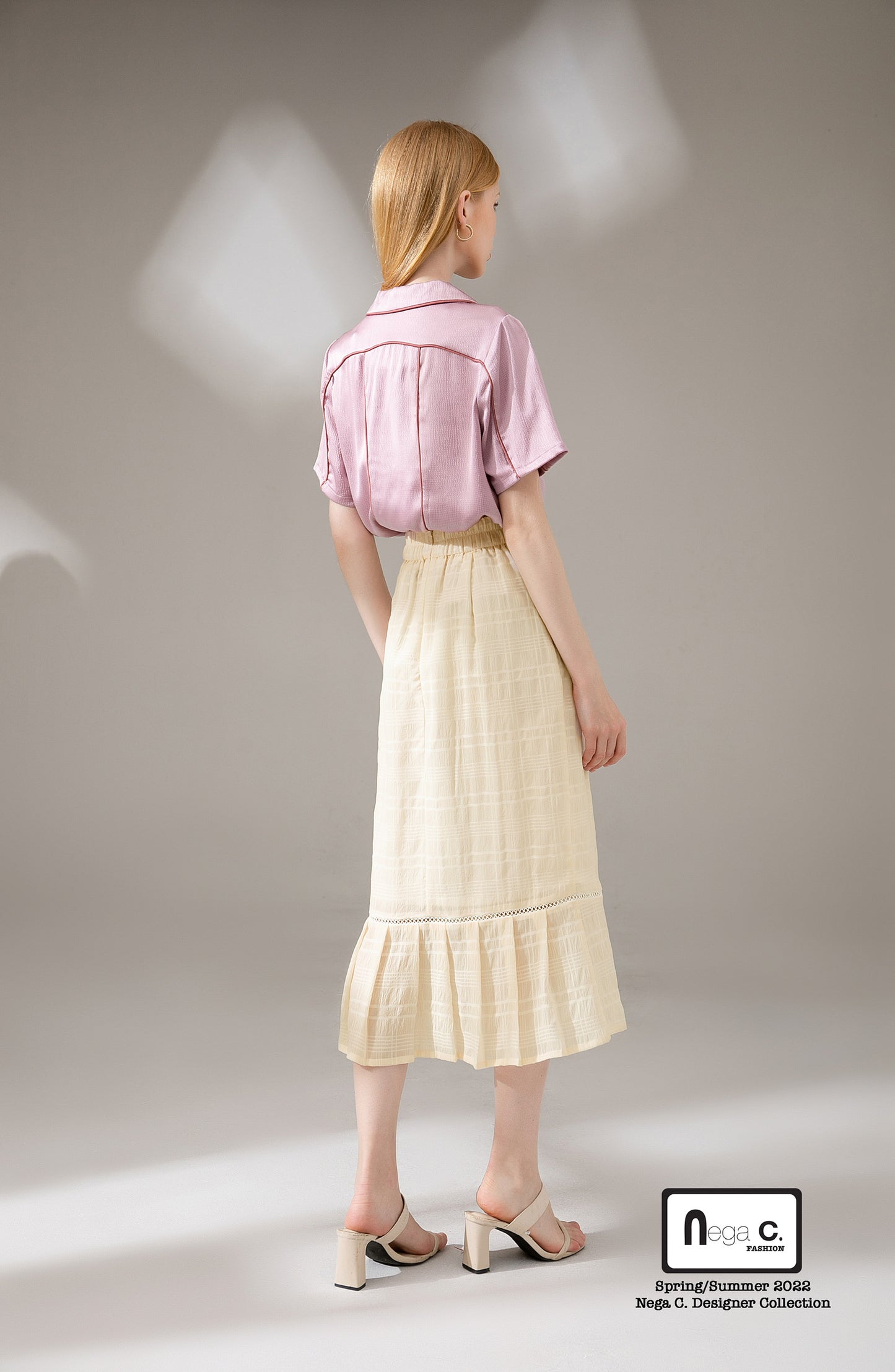 Nega C. Colorblock เสื้อเชิ้ตแขนสั้นคอวี | สีชมพู | ไม่มีซับใน | ไม่ยืดหยุ่น