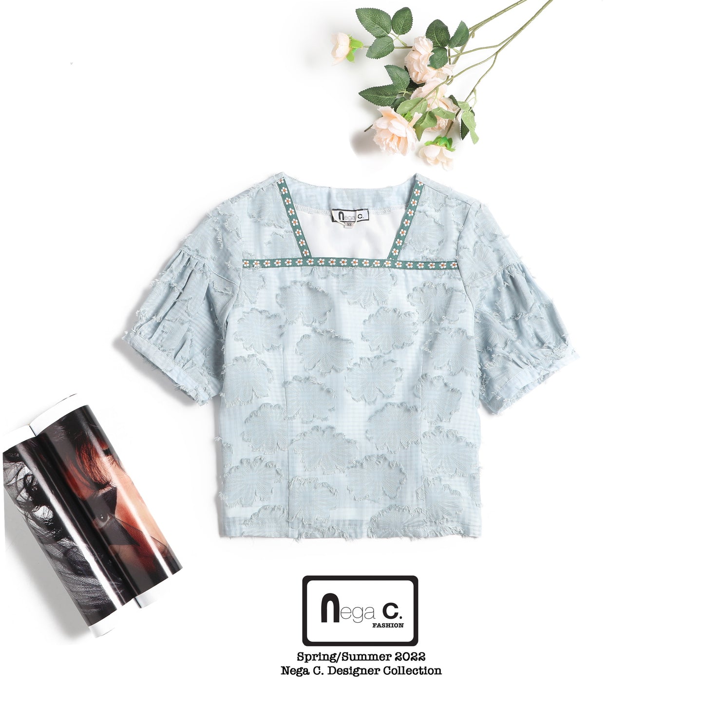 เสื้อแขนสั้นพัฟลายดอกไม้ | สีน้ำเงิน | ซับครึ่งตัว | ไม่ยืดหยุ่น