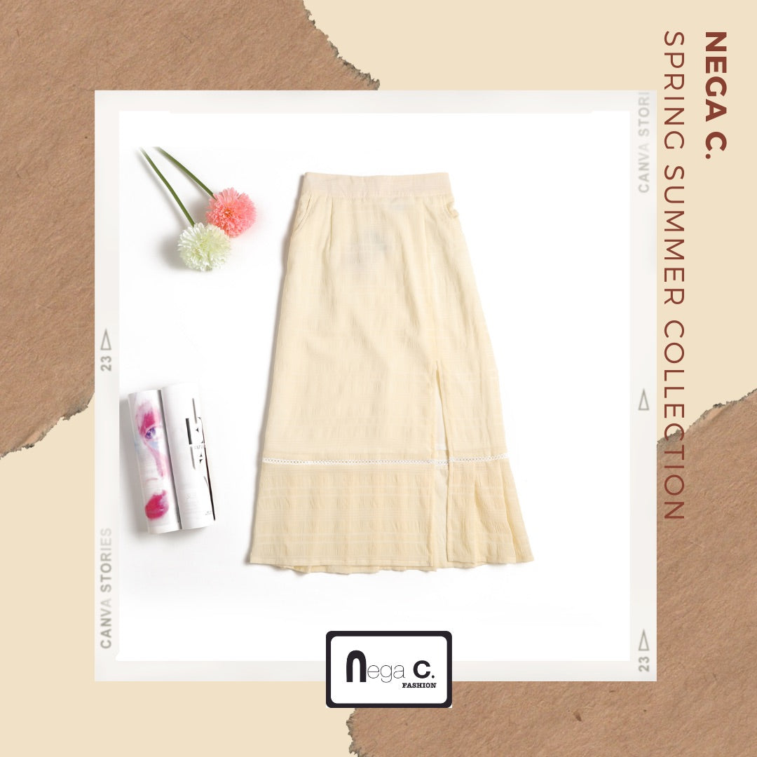 Nega C. กระโปรงยาวลายสก๊อตทรงเอมีผ่า | สีแอปริคอท | มีซับใน | ผ่า