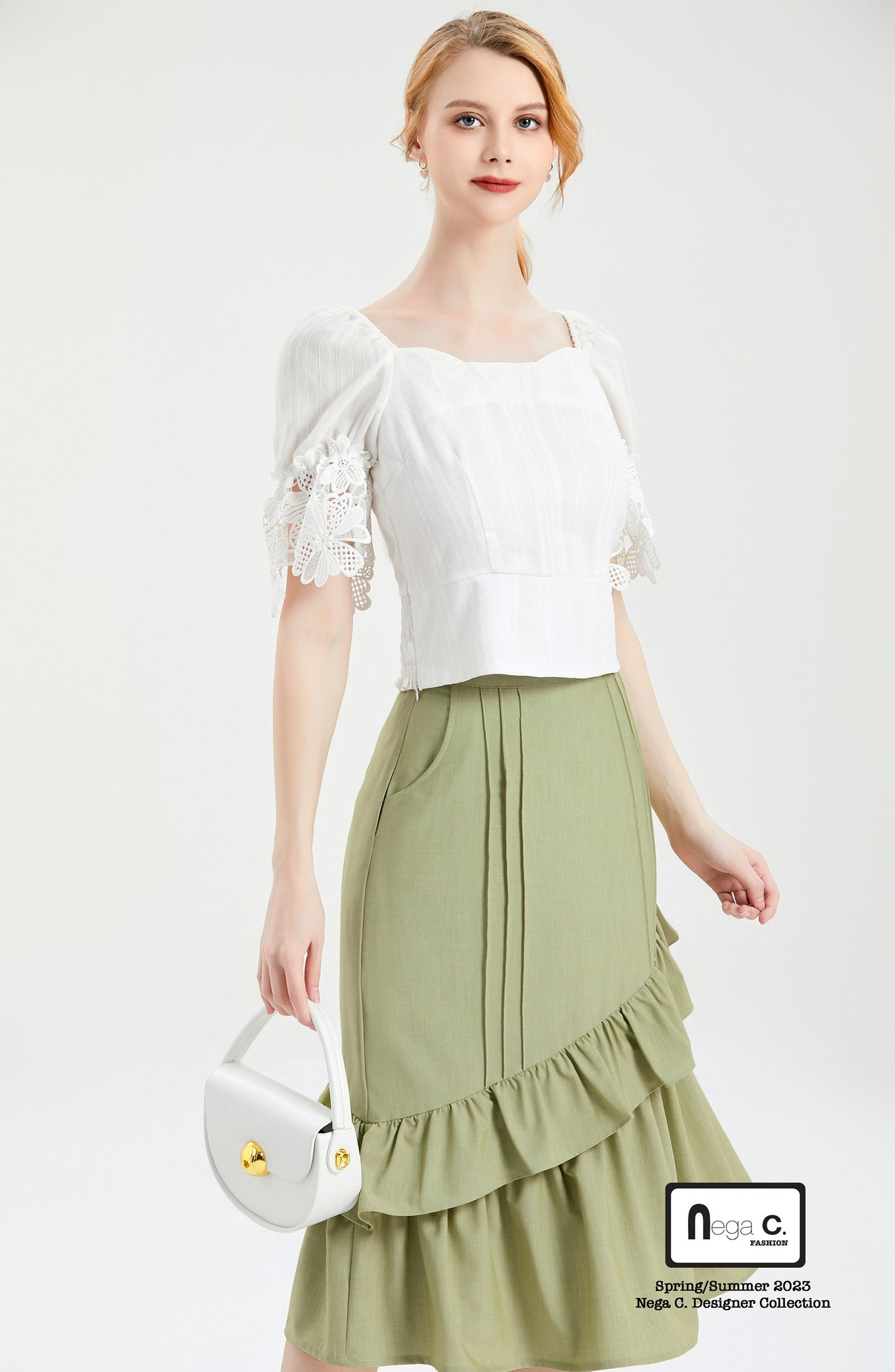 Nega C. เสื้อคอกลมพิมพ์ลายหัวใจ| สีขาว| มีซับใน