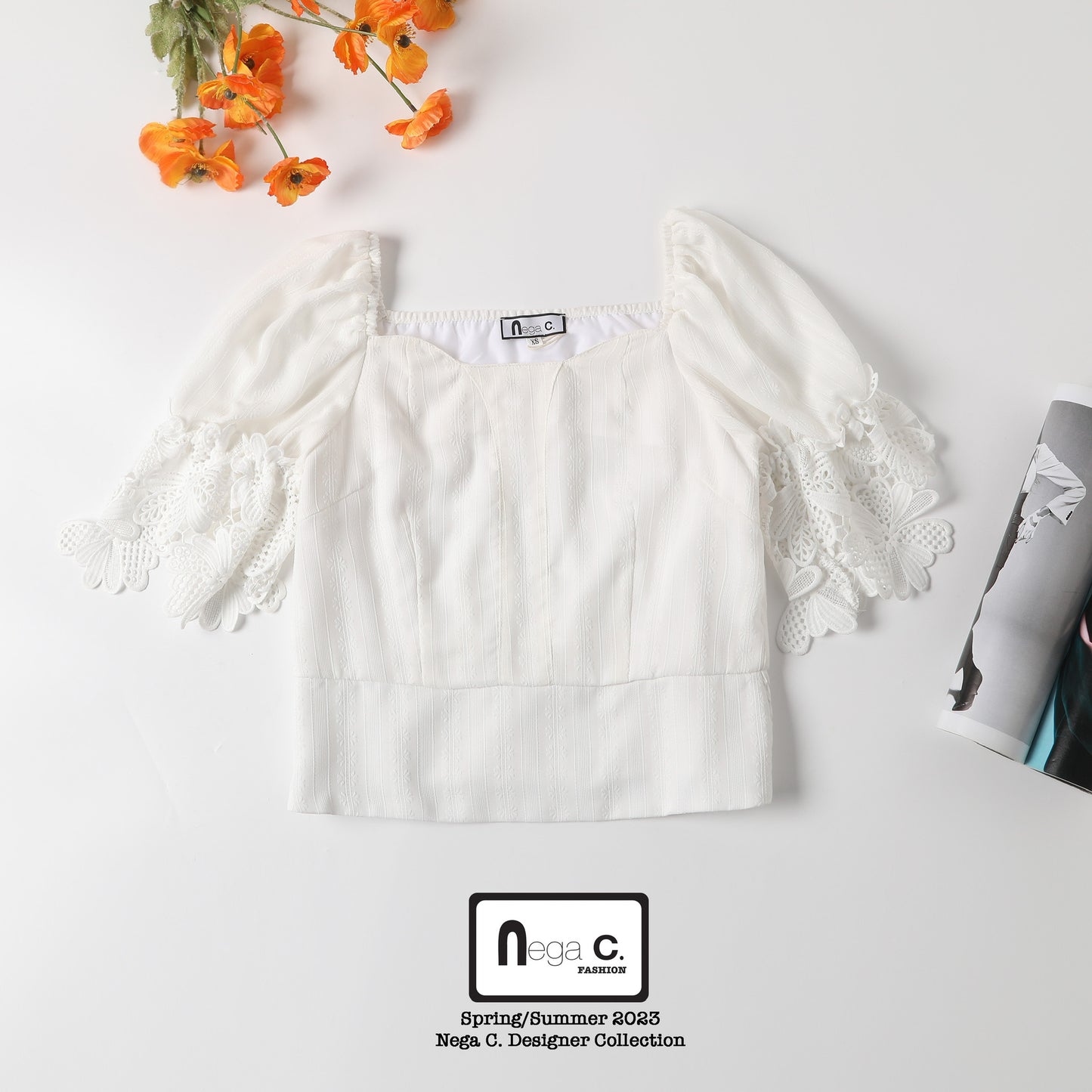 Nega C. เสื้อคอกลมพิมพ์ลายหัวใจ| สีขาว| มีซับใน