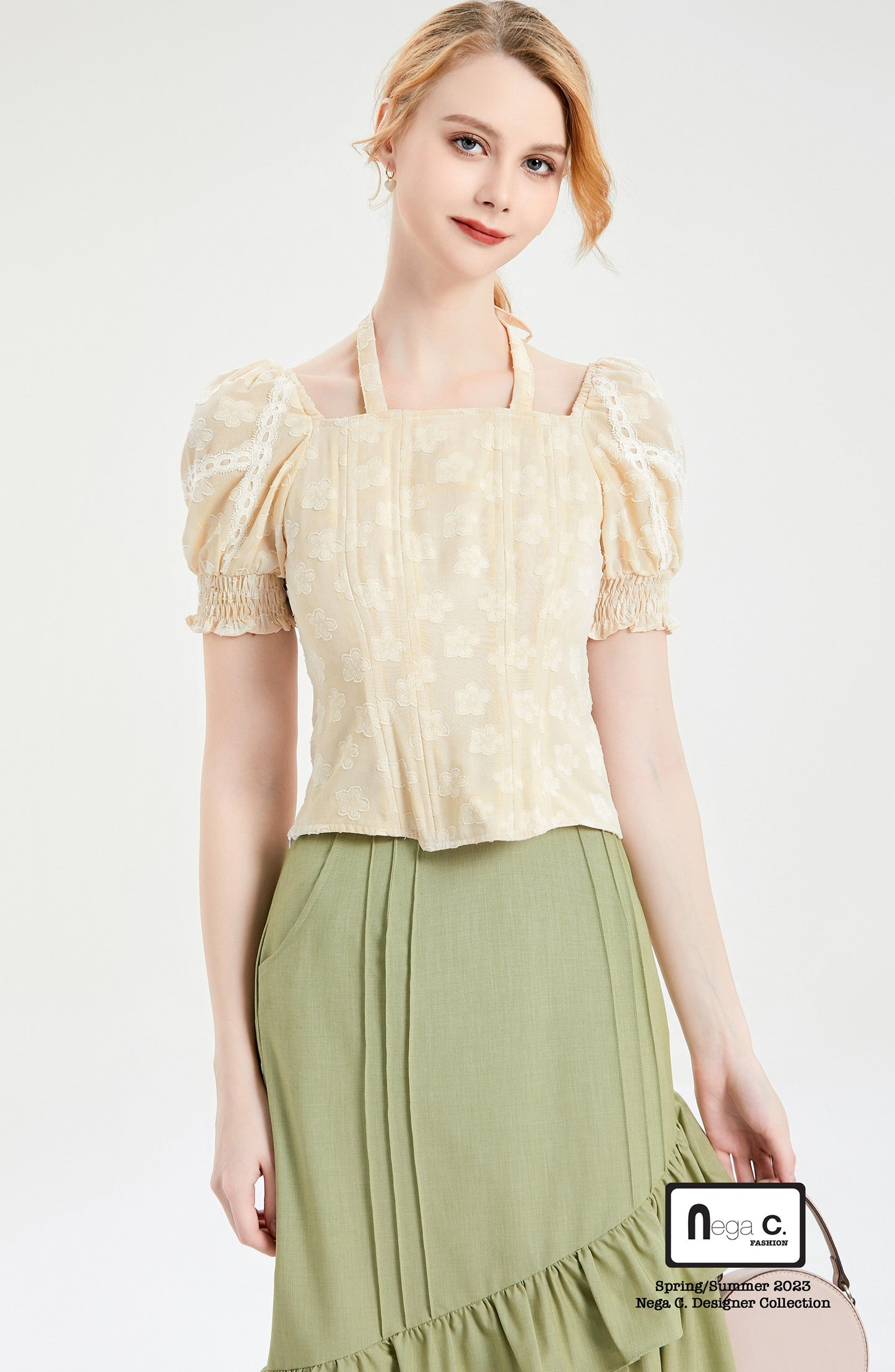 Nega C. เสื้อครอปแขนพองทรงเข้ารูป| สีเบจ| มีซับใน
