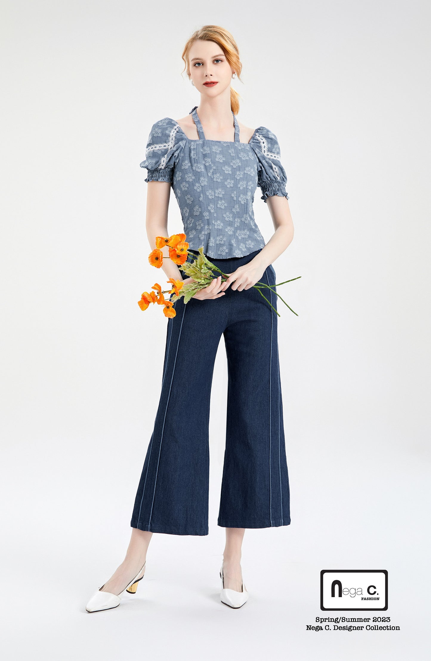 Nega C. เสื้อครอปแขนพองทรงเข้ารูป| สีฟ้า| มีซับใน
