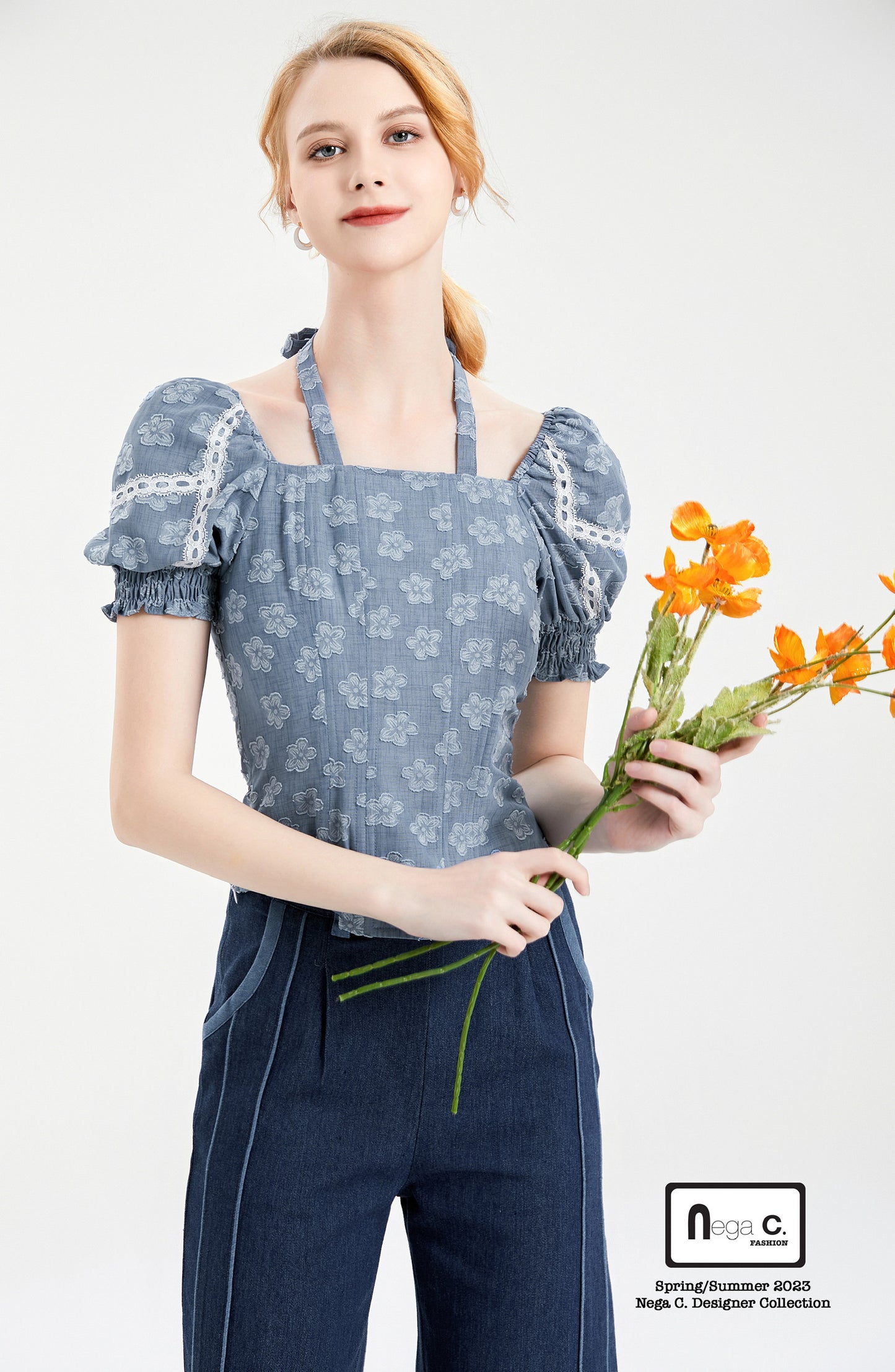 Nega C. เสื้อครอปแขนพองทรงเข้ารูป| สีฟ้า| มีซับใน