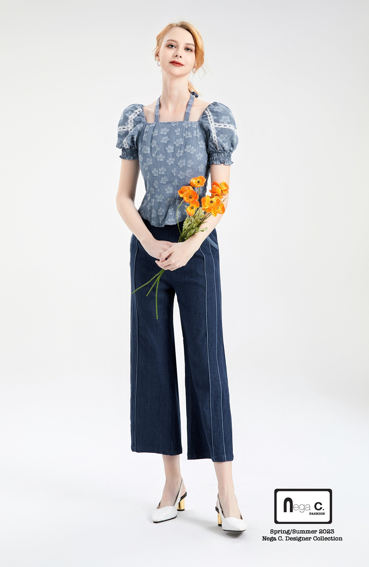 Nega C. เสื้อครอปแขนพองทรงเข้ารูป| สีฟ้า| มีซับใน