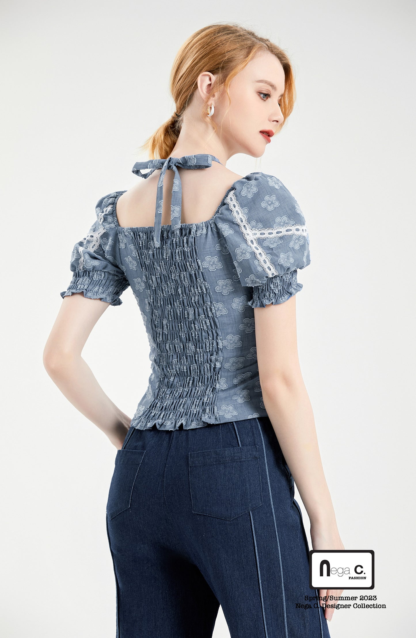 Nega C. เสื้อครอปแขนพองทรงเข้ารูป| สีฟ้า| มีซับใน