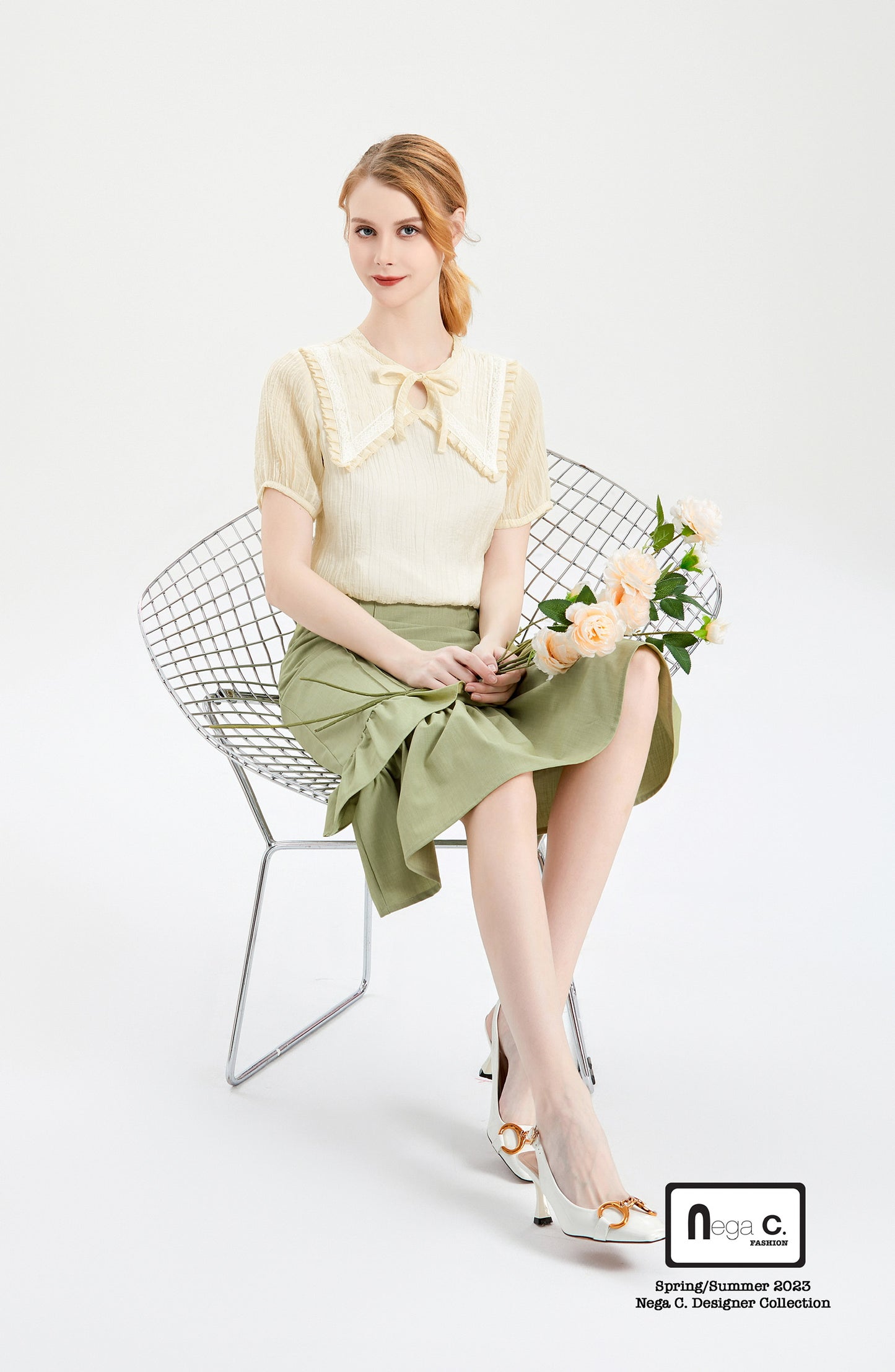 Nega C.เสื้อลูกไม้คอกลมจับจีบติดโบว์ผีเสื้อ|สีเบจ|มีซับใน