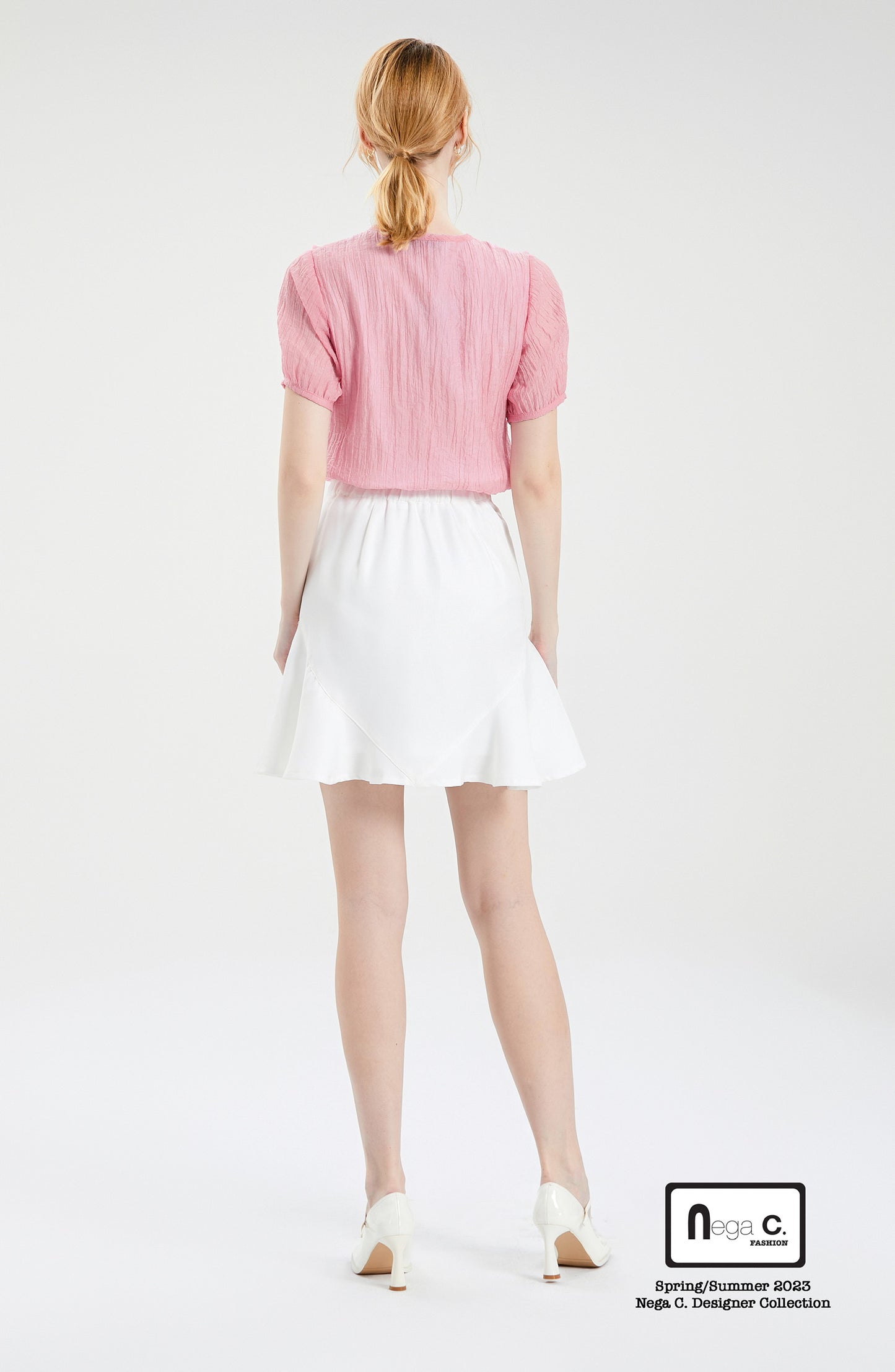 Nega C.เสื้อลูกไม้คอกลมจับจีบติดโบว์ผีเสื้อ|ชมพู|มีซับใน