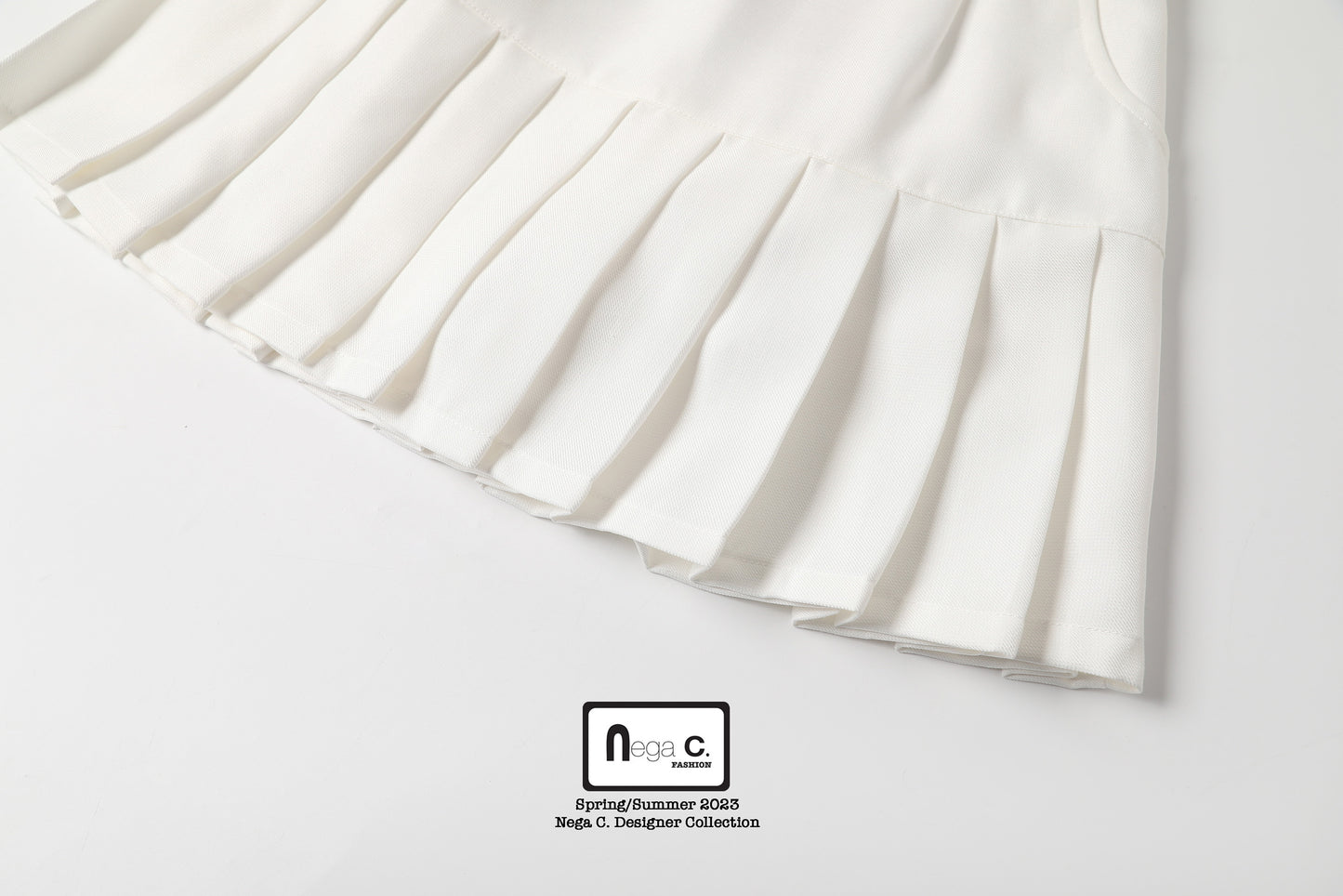 Nega C. มินิสเกิร์ตจับจีบสไตล์หวานน่ารัก |สีขาว | มีซับใน