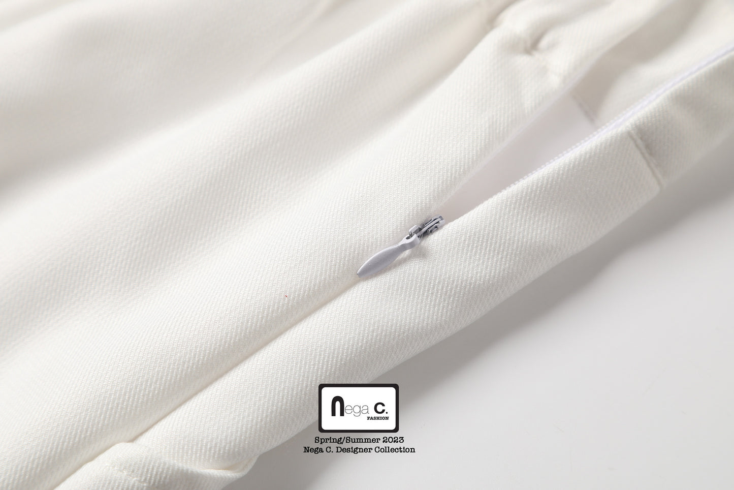 Nega C. กระโปรง Midi Ruffle Hem เรียบหรู |สีขาว | มีซับใน