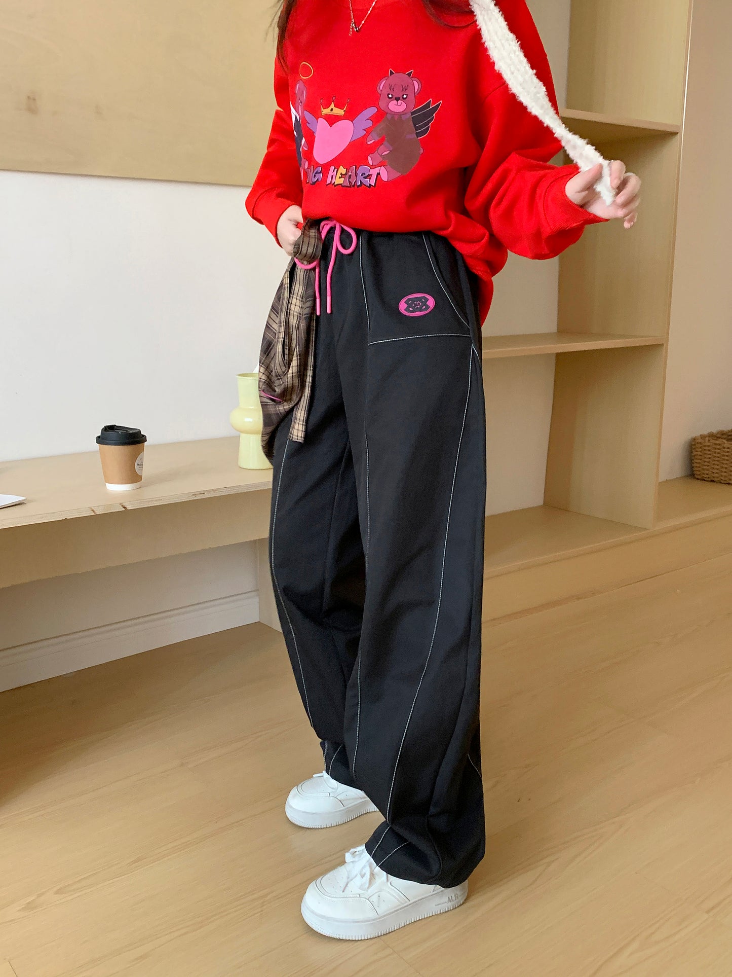 MXN Round shape cut trousers with Top Sewing design| Elastic| Black