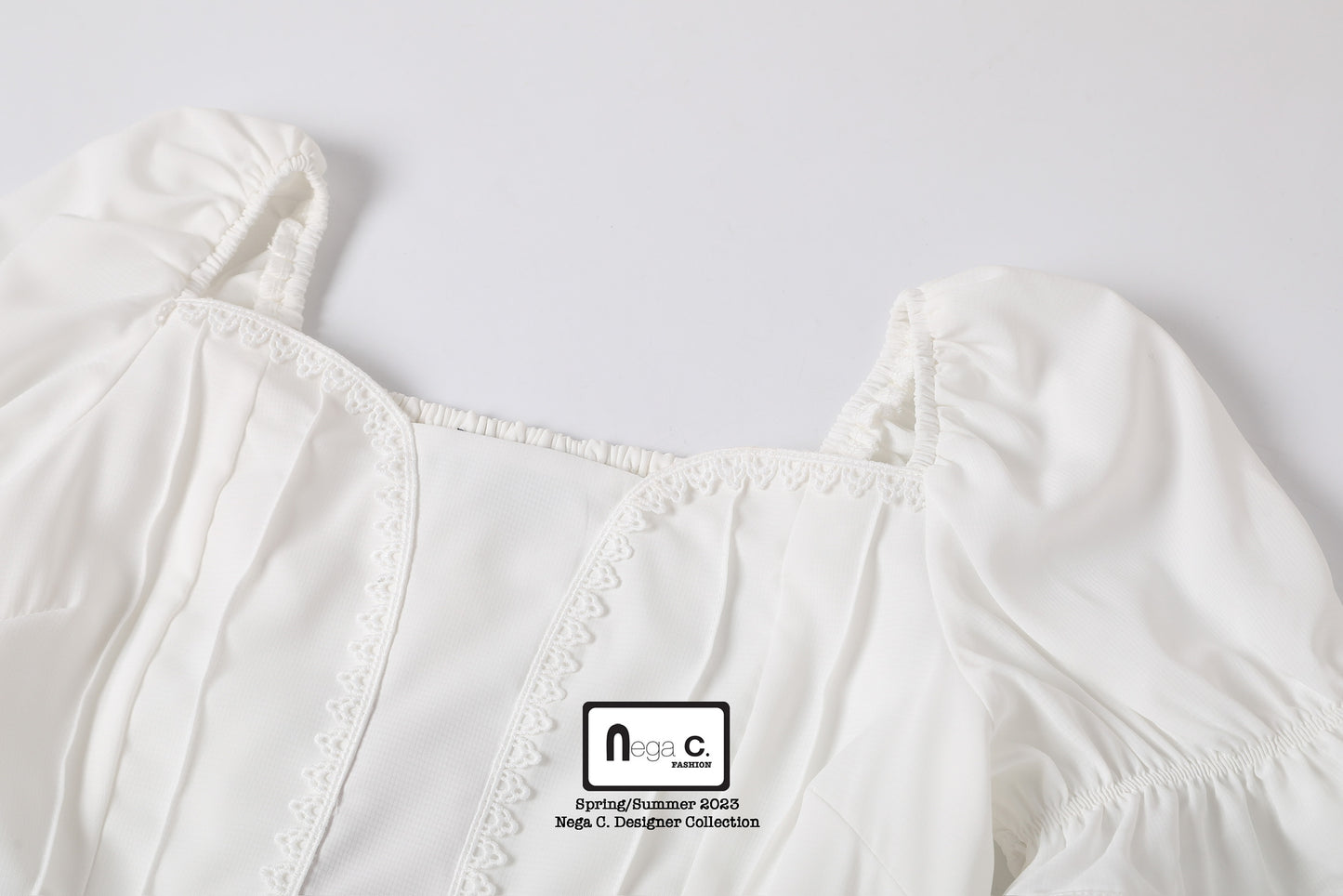 Nega C. 心型領蕾絲修腰連身裙| 白色| 有裡襯