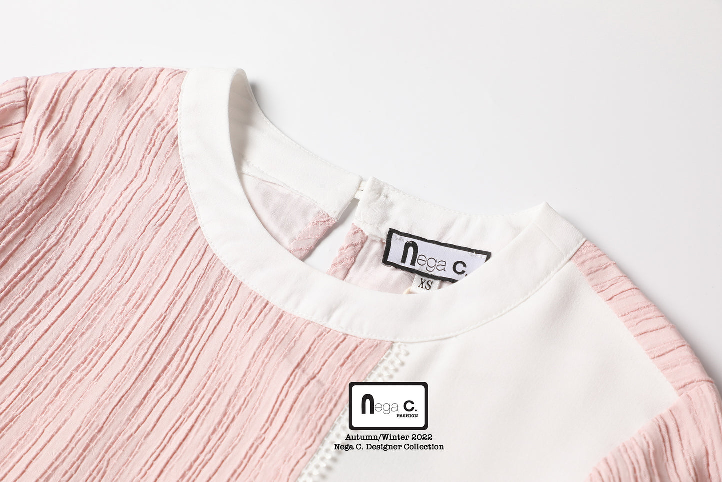 Nega C. เสื้อคอกลมบล็อคสี | สีชมพู | ยืดเล็กน้อย | ไม่มีซับใน