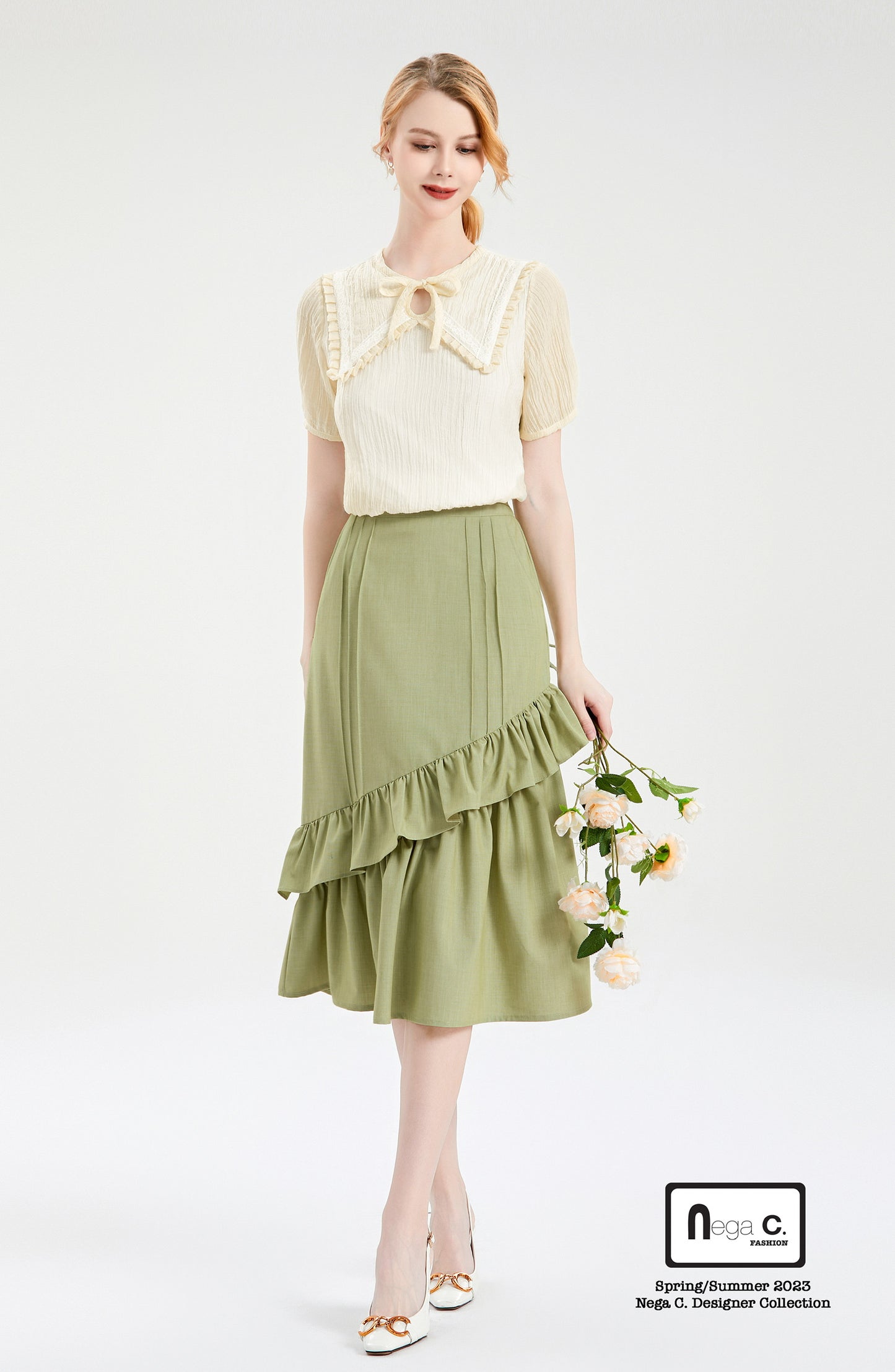 Nega C.round-necked pleated lace top with butterfly bow|Beige |With lining